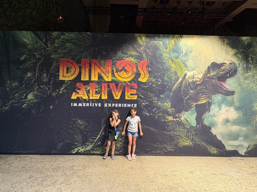 Dinos Alive: Voyage au cœur des géants de l&rsquo;ère&nbsp;jurassique